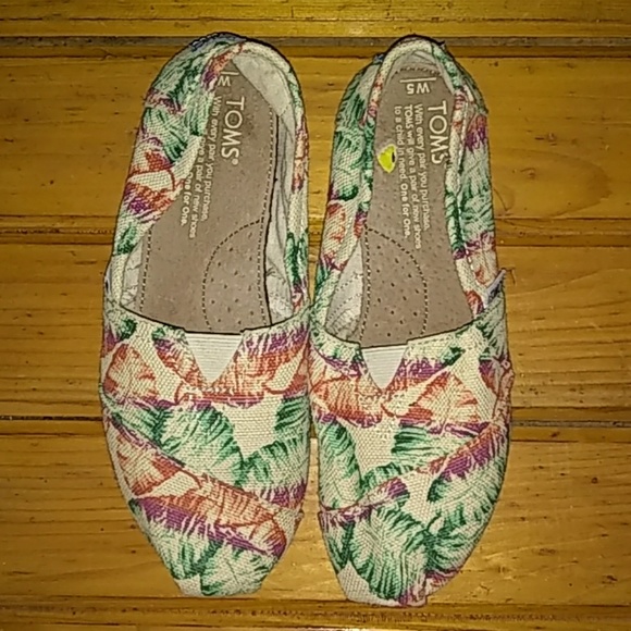 Tom's Floral Loafers - Picture 1 of 1